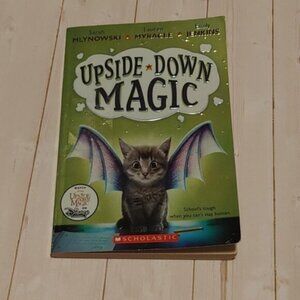 3/$13 Upside Down Magic Sarah Mlynowski Children Chapter Novel Book